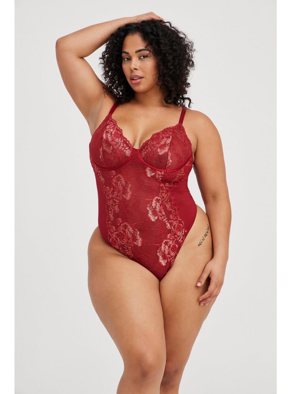 Torrid Curves Biking Red Underwire Thong Bodysuit-Lace Red & Gold Size 2X